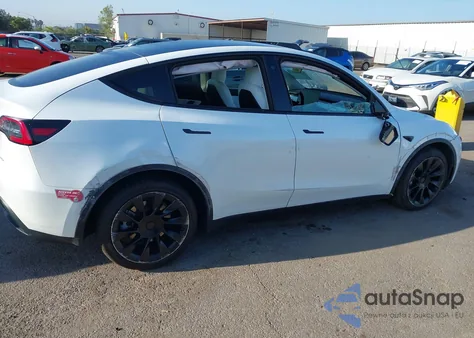 2022 Tesla Model Y из США, поврежденный, VIN 7SAYGDEE8NF491892